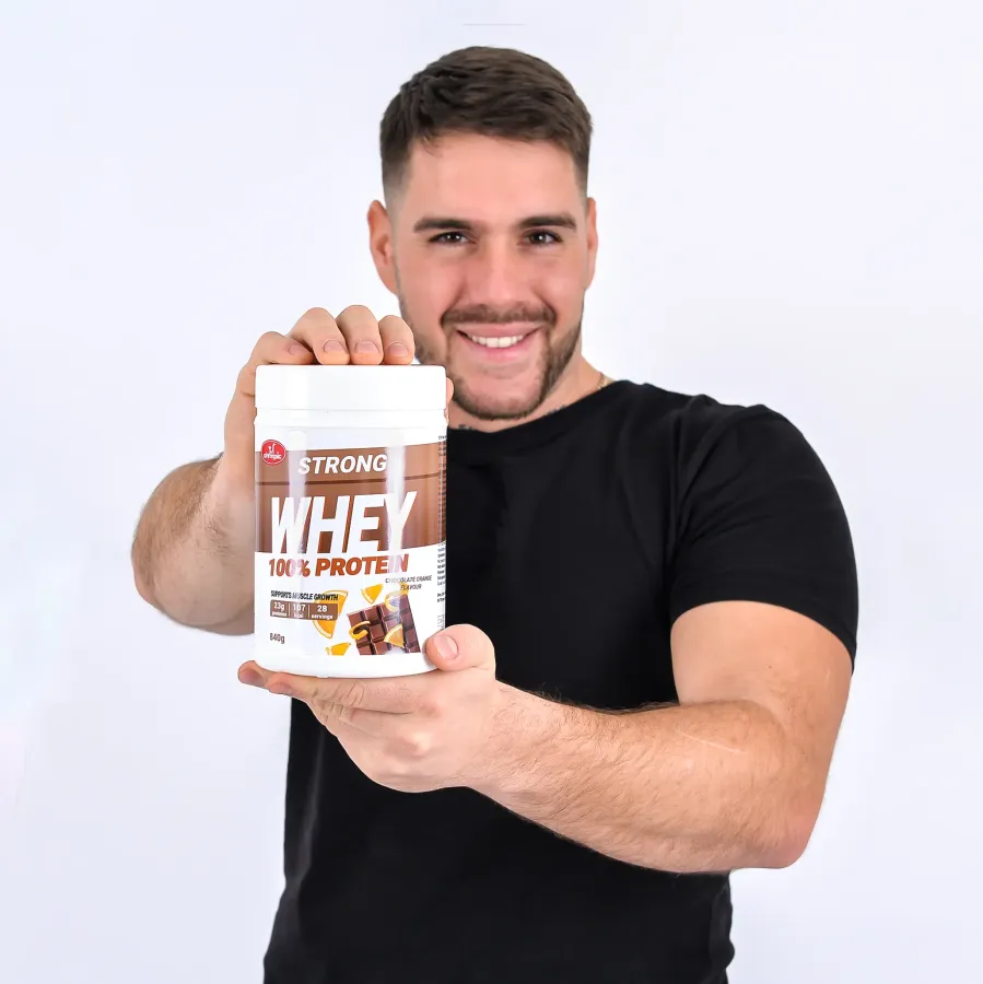 olympic-strong-whey-protein-coko-oranz-840g-model-sa-pakovanjem
