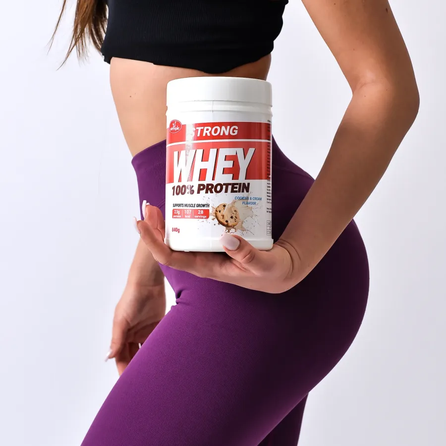 olympic-strong-whey-protein-cookies-cream-840g-model-lifestyle